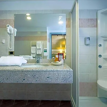Rosa Hotel 3*