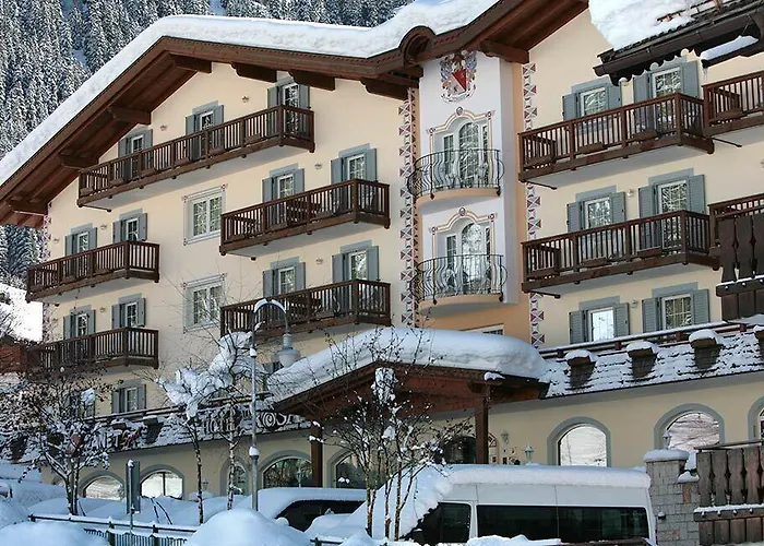 Rosa فندق كنازاي